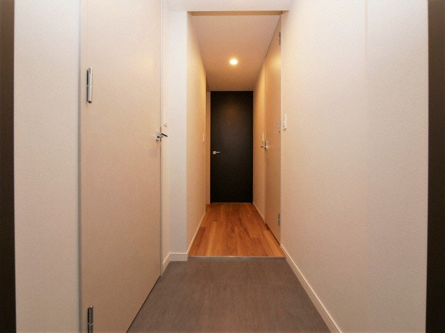 BPRレジデンス大阪本町Qの玄関