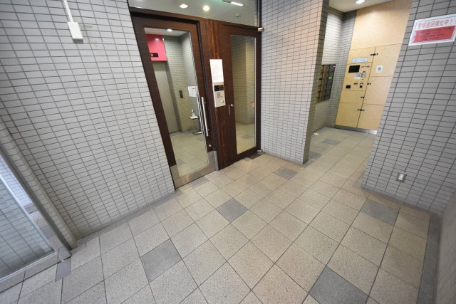 アイキューブ阿波座のエントランス