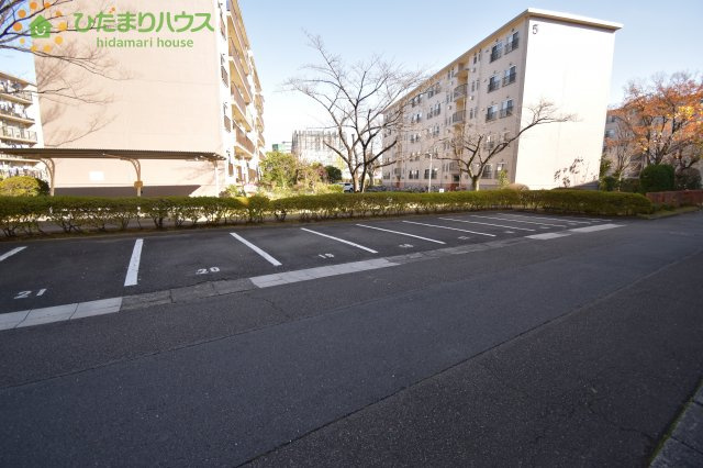 大宮七里グリーンハイツ　3号棟の駐車場