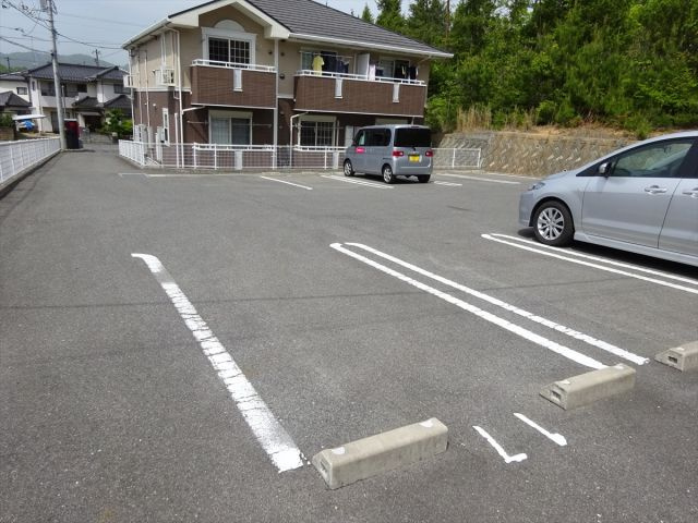 フランプレイス　Ｂの駐車場