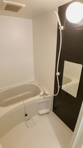 A・City半田旭町の浴室|別部屋同間取りのお写真となります。参考にご覧くださいませ。