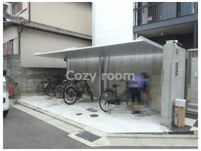 【その他共用部分】 | 江坂テネラ | 屋根付き駐輪場もあります。