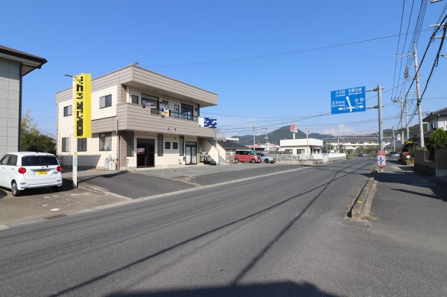平渡方貸事務所の駐車場