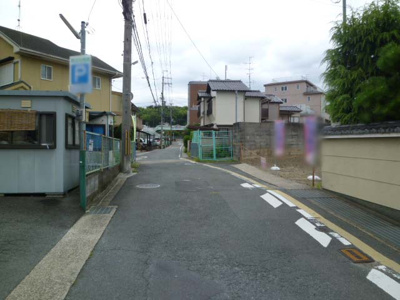 【前面道路含む現地写真】 | 御陵溝浦町　建築条件無し売土地 | 南側　前面道路幅員　約5.9ｍ