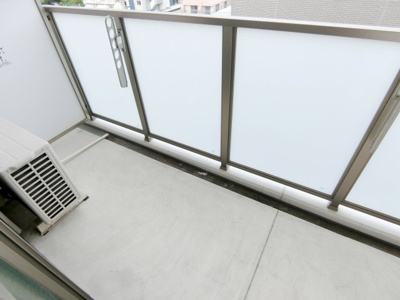 【バルコニー】 | レユシール塚本 | バルコニーからの眺めを楽しみながら食事をしませんか