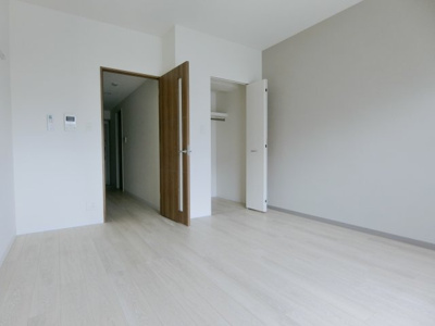 【洋室】 | レユシール塚本 | きれいな洋室です