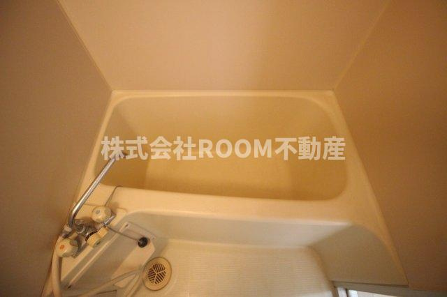 メイプルコート一万城の浴室|ゆったり過ごせるお風呂です