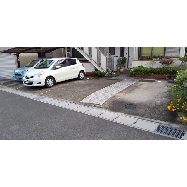 シティハイム　ウスイの駐車場