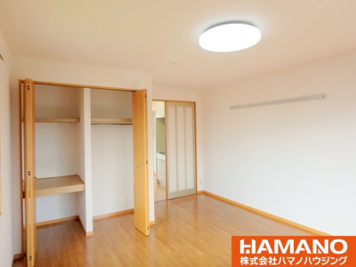 【内装】 | HIハウス | 明るい色調の室内です