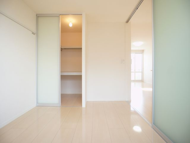 【子供部屋】 | ラ・フォルトゥーナ C | お部屋が広く使える充実収納付きです♪
