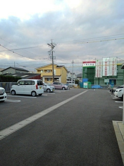 【駐車場】