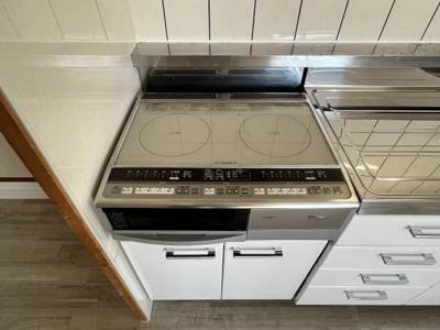 【設備】 | コンフォーティア8 | オール電化物件♪IHクッキングヒーター完備♪