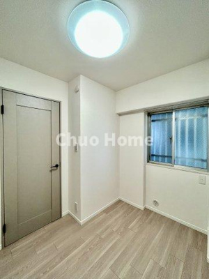 【子供部屋】 | コスモ町屋 | 【子供部屋】お子様を持つ家庭の約6割が「家族や子どものため」に購入を希望。入学後の転校を避け、広い空間でのびのび育てたいなどの親心が、家探しのきっかけになっているようです。