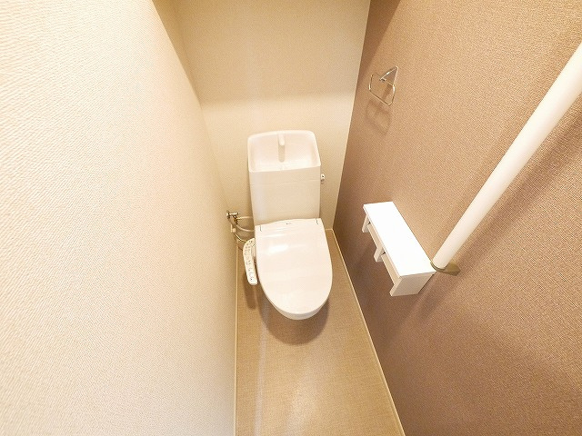 ラ・ルミエールのトイレ|コンパクトで使いやすいトイレです