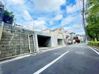【前面道路含む現地写真】