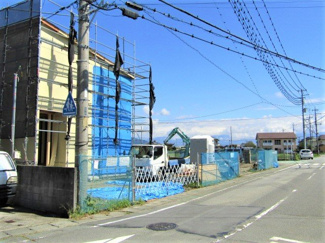 【前面道路含む現地写真】