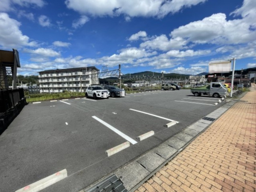 リンユウ駅前パーキングの外観