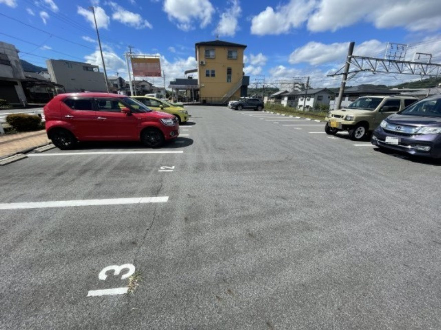 リンユウ駅前パーキングの外観