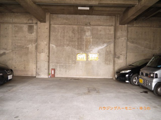 【駐車場】