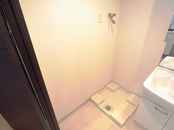エスリード三宮旭通の洗面所