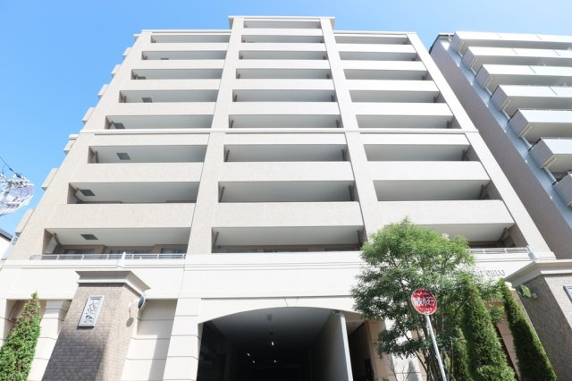 伊丹市中央５丁目の中古マンションの外観