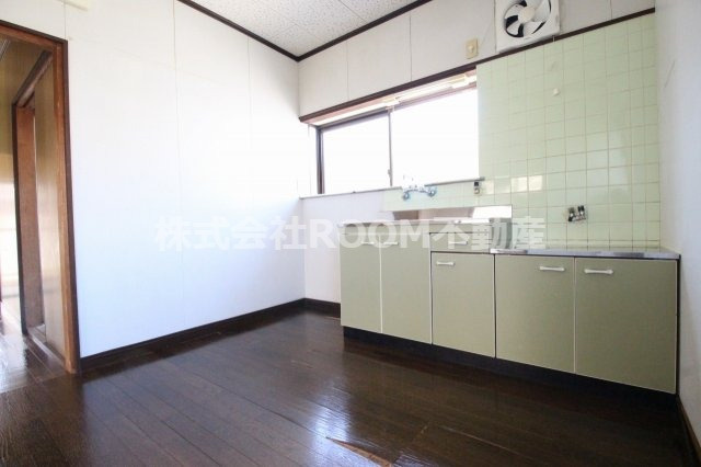 北諸県郡三股町大字蓼池の一戸建てのキッチン|コンパクトなキッチンで掃除もラクラク