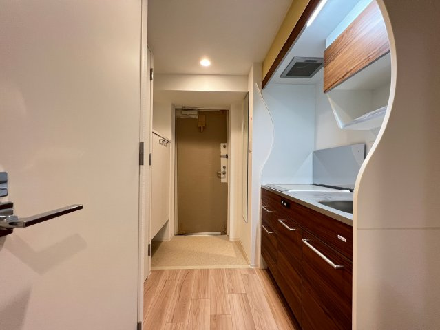 ラシーヌ瓦屋町の玄関