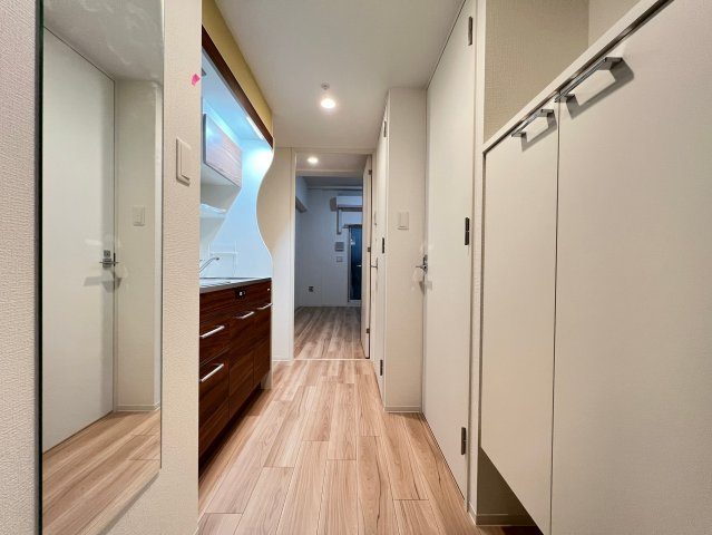 ラシーヌ瓦屋町の玄関