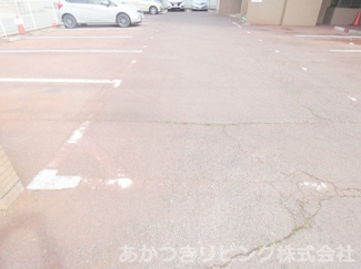 【駐車場】