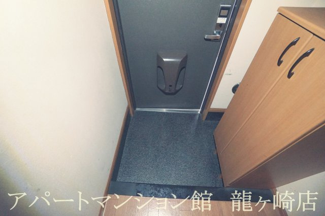 レジデンス弐番館の玄関