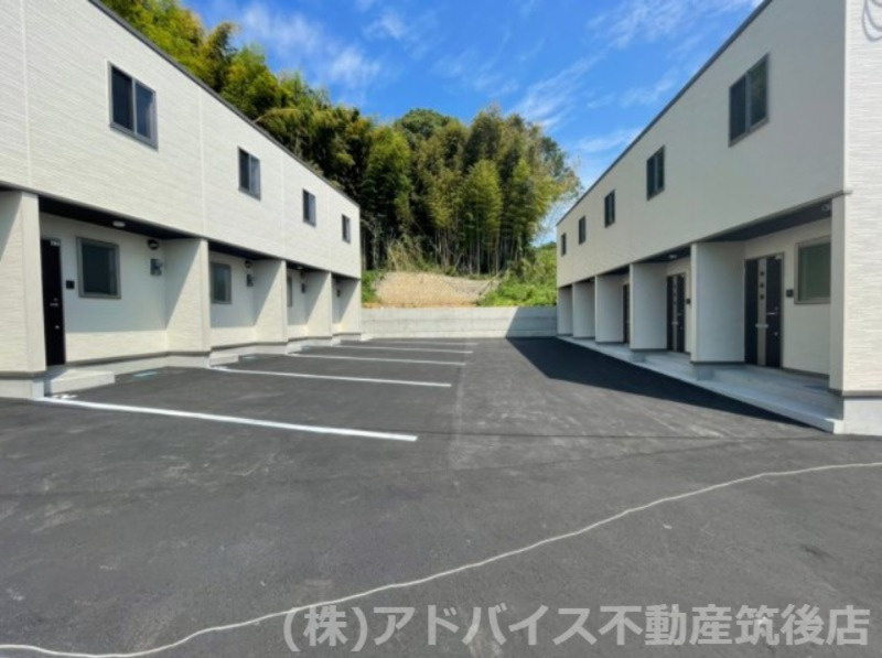 八女市吉田のアパートの駐車場