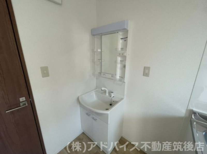 八女市吉田のアパートの洗面所