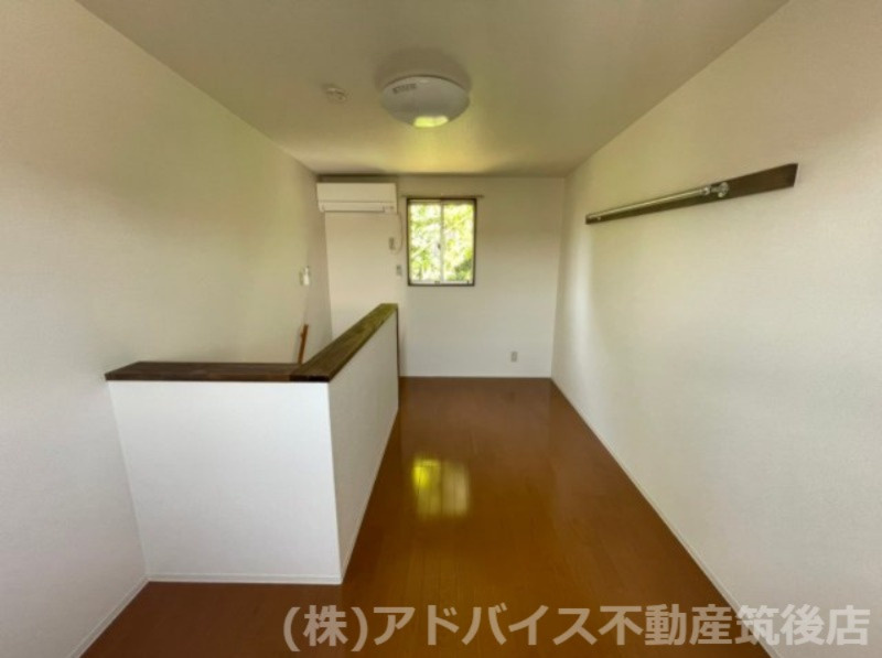 八女市吉田のアパートの洋室