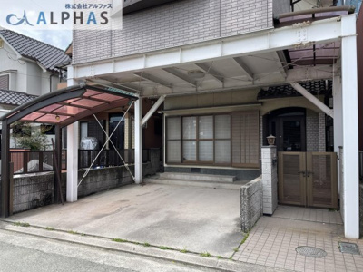 【駐車場】 | 加古川市野口町二屋　中古戸建 | カースペースは2台分！！愛車を守るインナーガレージ♪