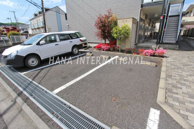 レオパレス壱番橋の駐車場