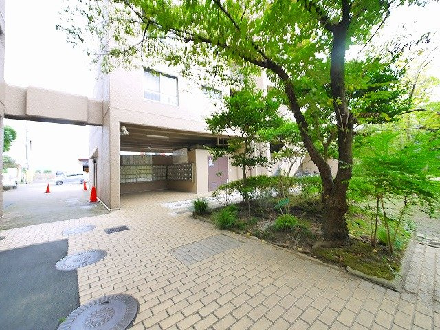 若草マンションのその他共用部分|自転車・原付き・車1台が無料で駐車可能です