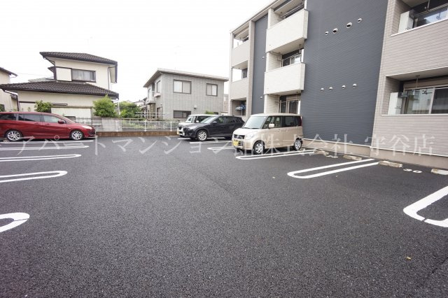 シャン・ド・フローラBの駐車場