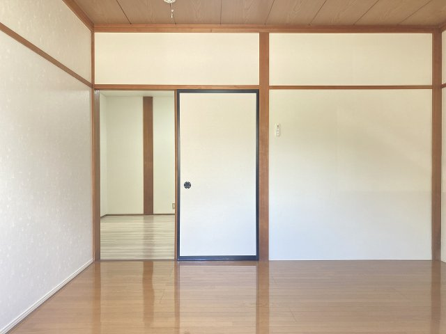 ユートピアサフラワの洋室