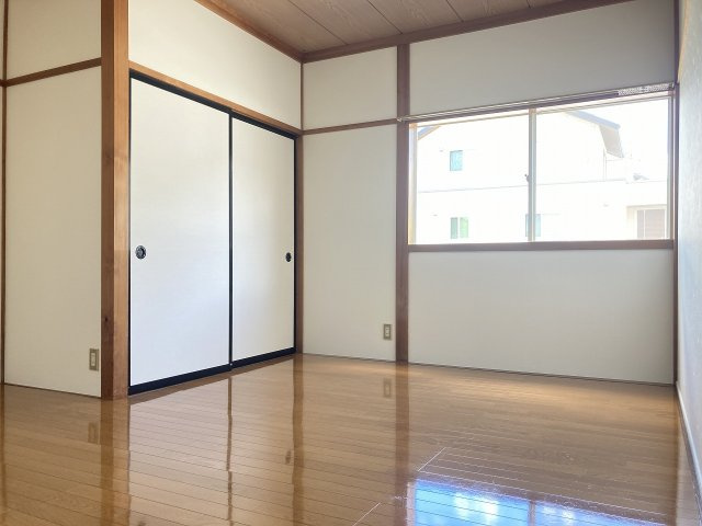 ユートピアサフラワの洋室