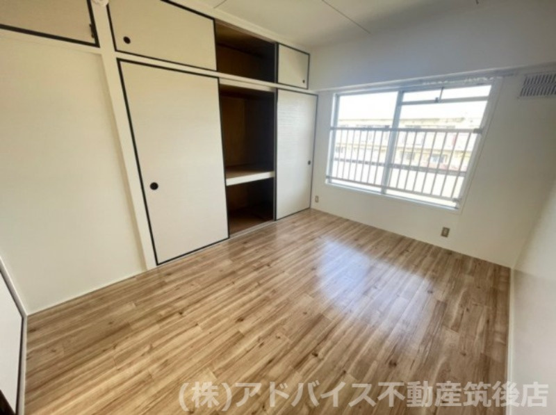 八女郡広川町大字広川のアパートの洋室