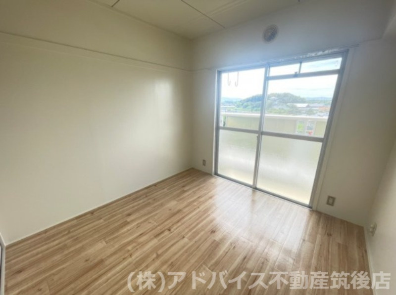 八女郡広川町大字広川のアパートの洋室