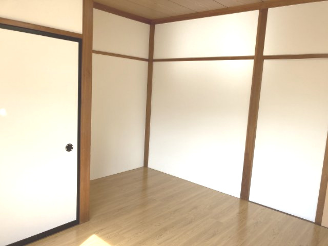 ユートピアサフラワの洋室