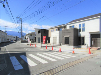 【前面道路含む現地写真】 | 前面道路含む現地写真です