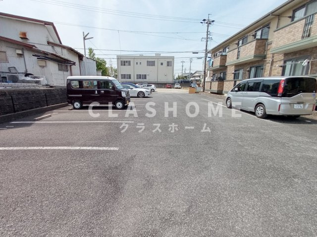 パステルウィンドの駐車場