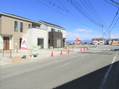 【前面道路含む現地写真】 | エンゼルハウス　甲府市堀之内町② | 前面道路含む現地写真です