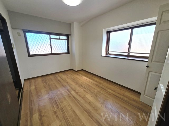 フリーダムコート 弐番館の寝室