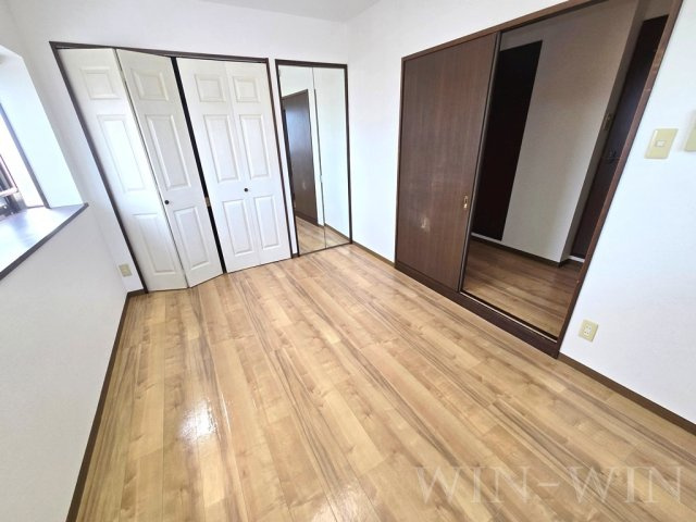 フリーダムコート 弐番館の寝室