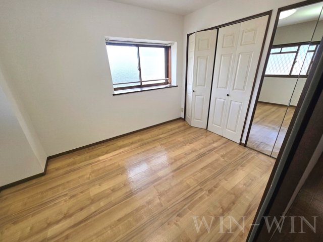 フリーダムコート 弐番館の寝室