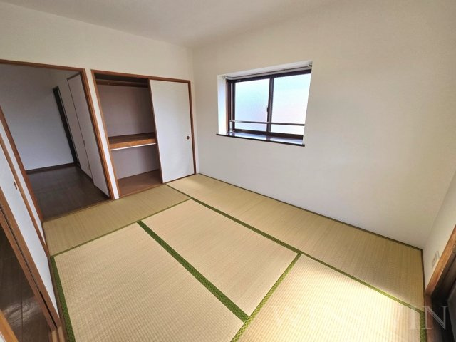 フリーダムコート 弐番館の和室