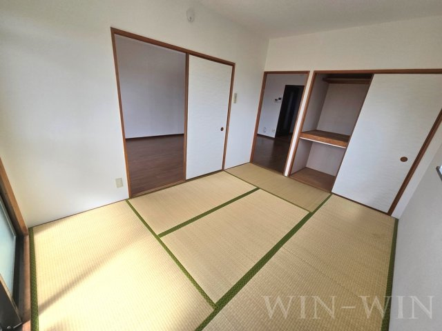 フリーダムコート 弐番館の和室